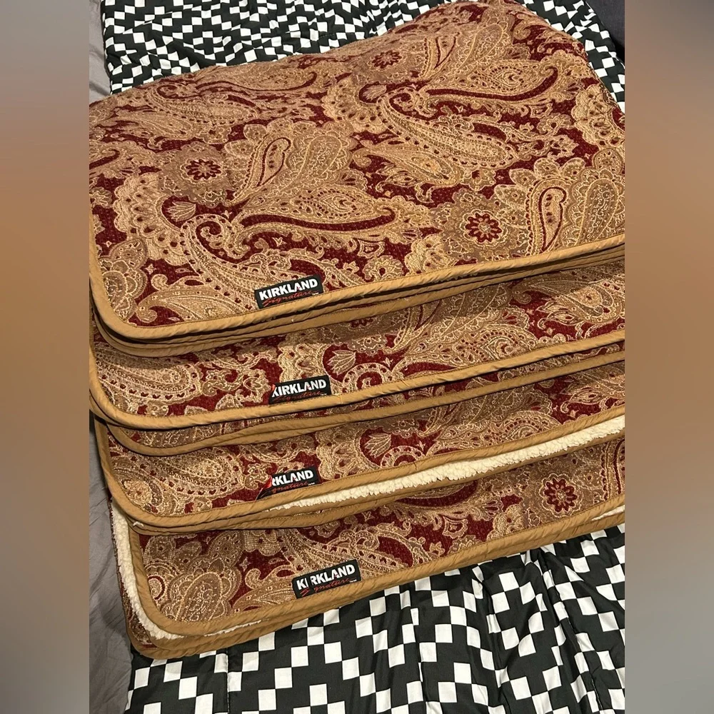 🐶Kirkland Paisley pet bed / crate mat or floor cushion Blanket